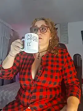 Snapshot of evelin_hott chatting on March 9, 2025, 10:41 pm evelin hott online show from March 9, 2025, 10:41 pm