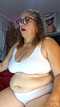 Snapshot of evelin_hott chatting on September 30, 2025, 12:49 am evelin hott online show from September 30, 2025, 12:49 am