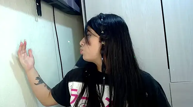 Snapshot of katery_wok11 chatting on February 22, 2025, 1:11 am katery wok11 online show from February 22, 2025, 1:11 am