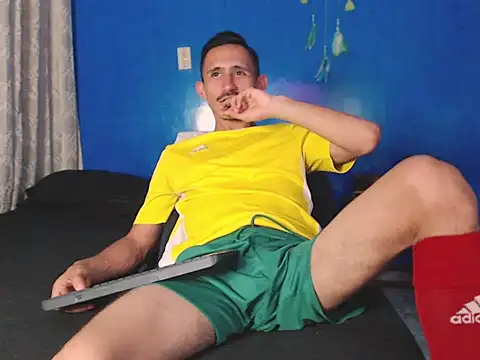 Snapshot of HomeAloneK chatting on November 11, 2025, 7:30 pm HomeAloneK online show from November 11, 2025, 7:30 pm