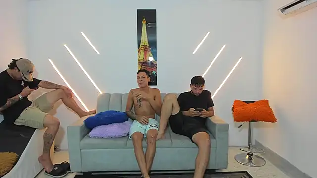 Snapshot of brutal_sex_room2 chatting on November 14, 2025, 12:25 am brutal sex room2 online show from November 14, 2025, 12:25 am