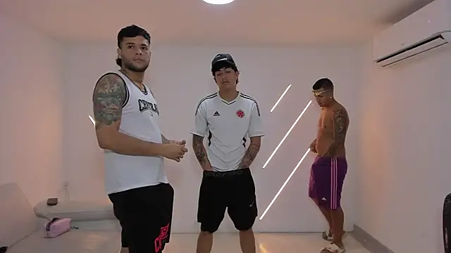 Snapshot of brutal_sex_room2 chatting on October 18, 2025, 12:29 pm brutal sex room2 online show from October 18, 2025, 12:29 pm