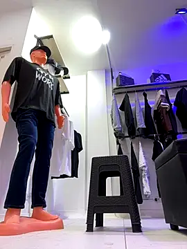 Snapshot of kim_monti chatting on November 14, 2025, 9:07 pm kim monti online show from November 14, 2025, 9:07 pm