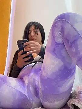 Snapshot of kim_monti chatting on November 16, 2025, 11:08 pm kim monti online show from November 16, 2025, 11:08 pm