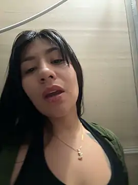 Snapshot of kim_monti chatting on January 26, 2025, 8:13 pm kim monti online show from January 26, 2025, 8:13 pm