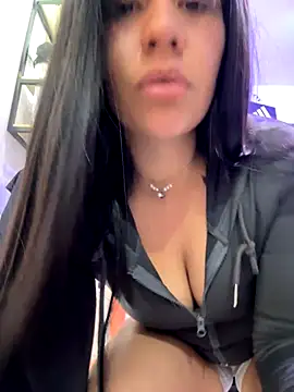 Snapshot of kim_monti chatting on September 16, 2025, 9:16 pm kim monti online show from September 16, 2025, 9:16 pm