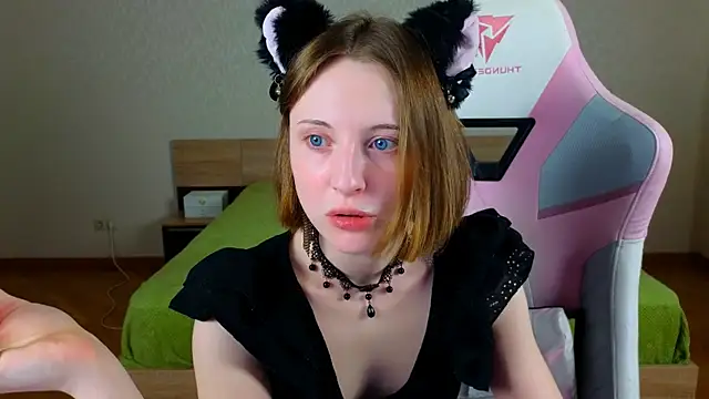 Snapshot of Cowell_Adelina chatting on February 20, 2026, 10:39 am Cowell Adelina online show from February 20, 2026, 10:39 am