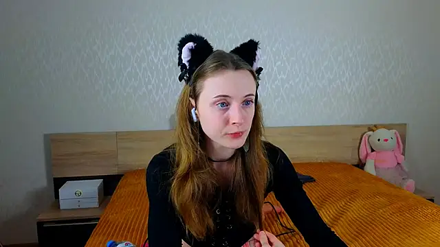 Snapshot of Cowell_Adelina chatting on February 9, 2026, 9:29 am Cowell Adelina online show from February 9, 2026, 9:29 am