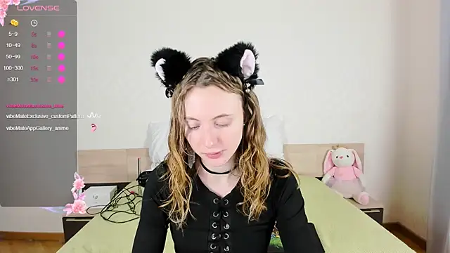 Snapshot of Cowell_Adelina chatting on September 29, 2025, 9:38 am Cowell Adelina online show from September 29, 2025, 9:38 am