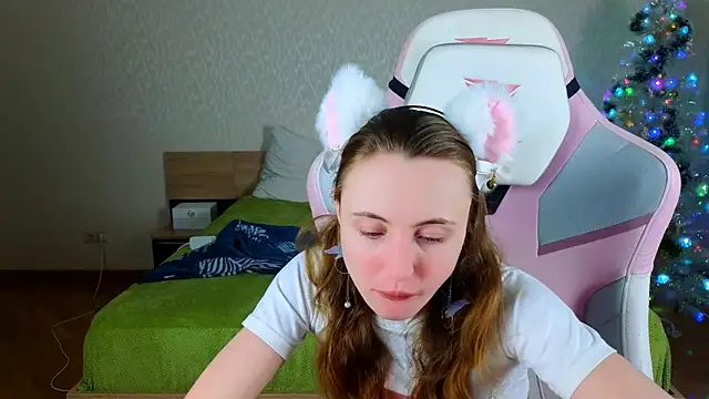 Snapshot of Cowell_Adelina chatting on December 23, 2025, 9:30 am Cowell Adelina online show from December 23, 2025, 9:30 am