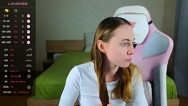 Snapshot of Cowell_Adelina chatting on December 16, 2025, 9:24 am Cowell Adelina online show from December 16, 2025, 9:24 am