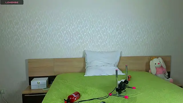 Snapshot of Cowell_Adelina chatting on February 8, 2026, 9:51 am Cowell Adelina online show from February 8, 2026, 9:51 am