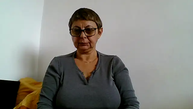 roseblak42 online show from October 26, 2025, 10:37 am