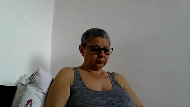 Snapshot of roseblak42 chatting on June 30, 2026, 9:42 am roseblak42 online show from June 30, 2026, 9:42 am