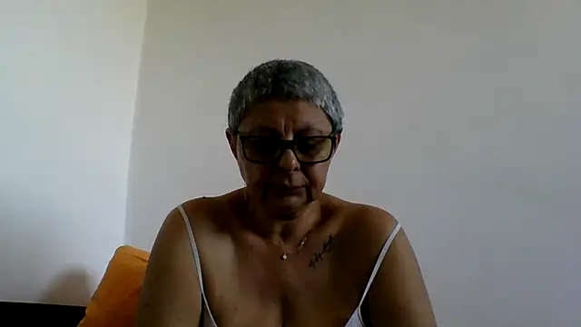 Snapshot of roseblak42 chatting on July 21, 2026, 2:40 pm roseblak42 online show from July 21, 2026, 2:40 pm