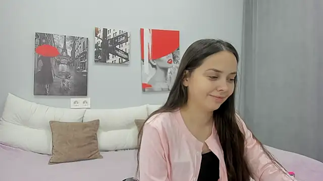 Snapshot of Tiny_JuJu chatting on November 6, 2025, 1:20 am Tiny JuJu online show from November 6, 2025, 1:20 am