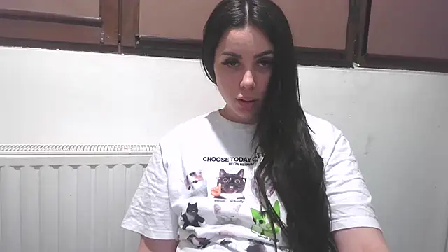 LovelyJulliette online show from April 18, 2026, 8:20 pm