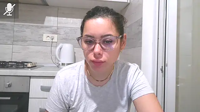 LovelyJulliette online show from November 23, 2025, 2:27 pm