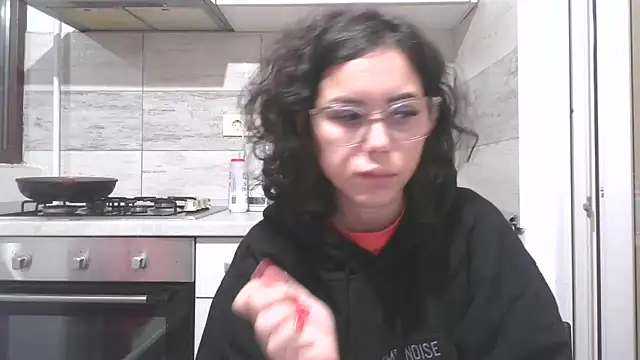 LovelyJulliette online show from November 20, 2025, 4:18 pm