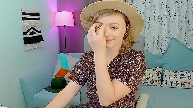 NandiSmile online show from October 29, 2025, 4:39 pm