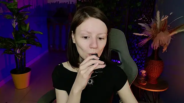 VeliraBraitberg online show from June 7, 2026, 5:45 am
