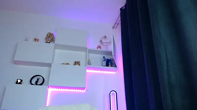 arianatattoos online show from March 26, 2026, 6:55 am