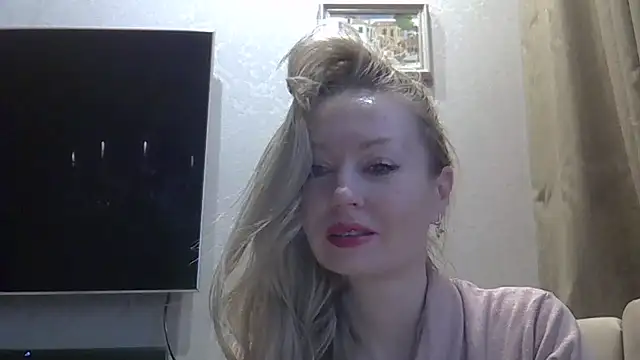 ZarinaSwift online show from February 19, 2025, 11:38 am