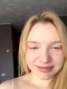 AmmyHot online show from November 15, 2025, 4:05 am