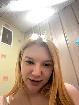 AmmyHot online show from November 5, 2025, 4:54 pm