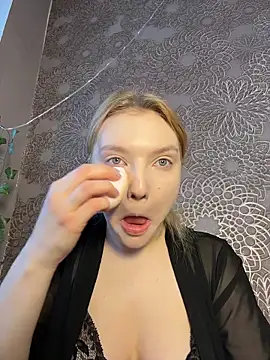 AmmyHot online show from December 22, 2025, 4:45 am