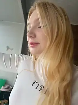 AmmyHot online show from October 22, 2025, 4:12 am