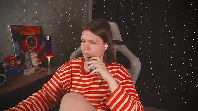 cuteamberlyyy online show from March 27, 2026, 4:54 am