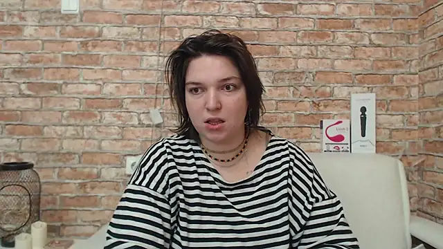 Snapshot of Amelia_Kiss_ chatting on October 23, 2025, 12:31 am Amelia Kiss online show from October 23, 2025, 12:31 am