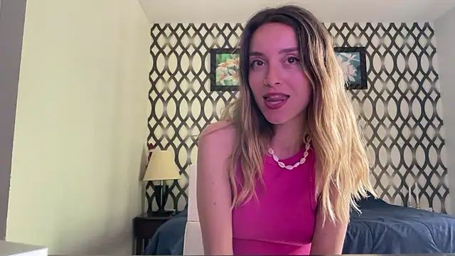 Snapshot of SirenaBelle chatting on January 18, 2025, 8:31 am SirenaBelle online show from January 18, 2025, 8:31 am