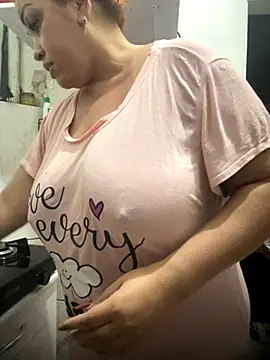 Snapshot of Bruninhaa34 chatting on November 2, 2025, 7:41 pm Bruninhaa34 online show from November 2, 2025, 7:41 pm