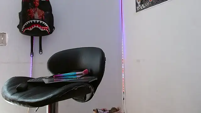 king  Black online show from April 12, 2026, 4:21 pm