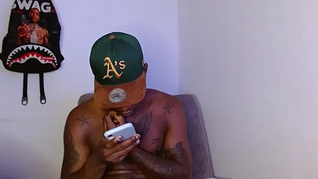 king  Black online show from November 11, 2025, 4:40 am