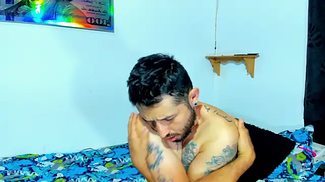 Snapshot of Bad_Couple_1 chatting on February 14, 2025, 7:07 am Bad Couple 1 online show from February 14, 2025, 7:07 am