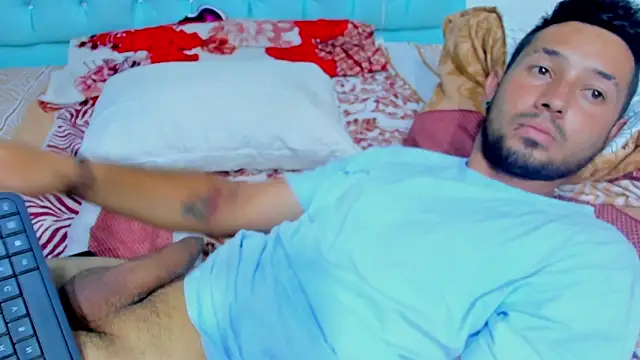 Snapshot of Bad_Couple_1 chatting on October 22, 2025, 10:36 am Bad Couple 1 online show from October 22, 2025, 10:36 am