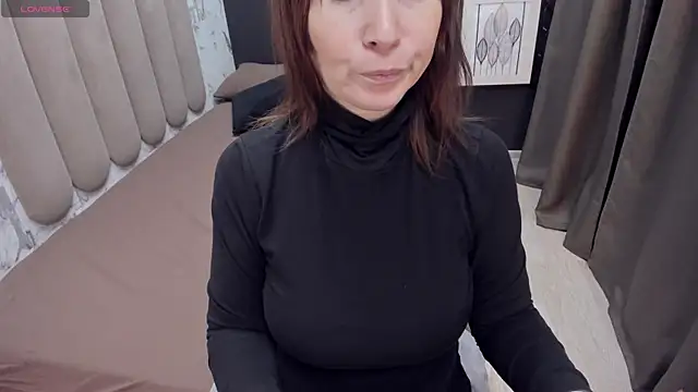 ZoeEast online show from October 24, 2025, 1:43 pm