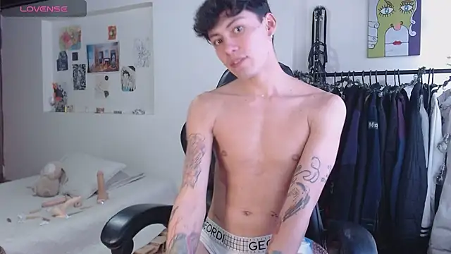 Amahd696 online show from November 7, 2025, 9:19 pm