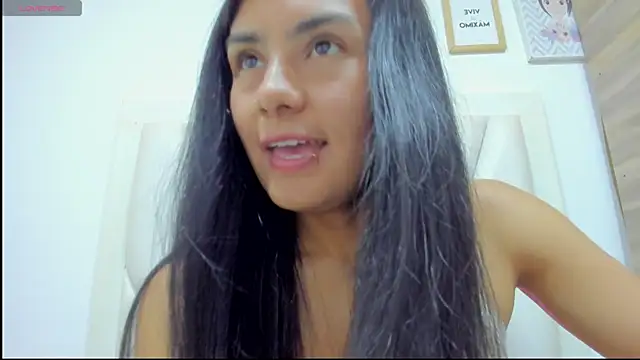 atilanadiaz7 online show from March 24, 2026, 5:13 pm