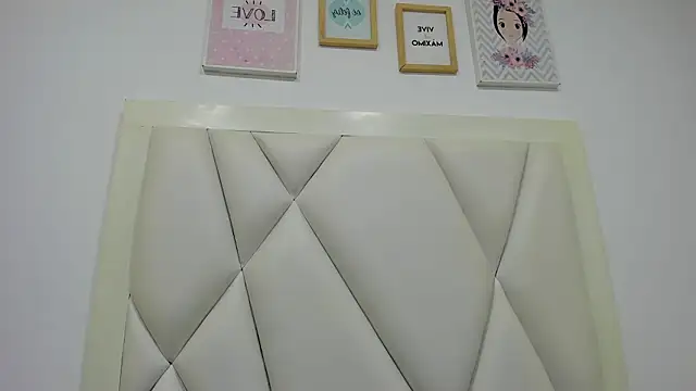 atilanadiaz7 online show from February 2, 2026, 4:39 pm