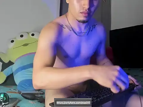 Snapshot of eeaa01 chatting on November 22, 2025, 2:38 pm eeaa01 online show from November 22, 2025, 2:38 pm