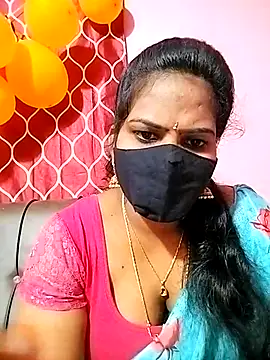 Snapshot of melina214 chatting on February 26, 2025, 5:00 pm melina214 online show from February 26, 2025, 5:00 pm