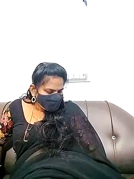 Snapshot of melina214 chatting on February 13, 2026, 3:50 am melina214 online show from February 13, 2026, 3:50 am