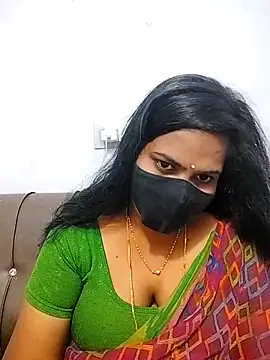 Snapshot of melina214 chatting on February 1, 2026, 5:06 am melina214 online show from February 1, 2026, 5:06 am