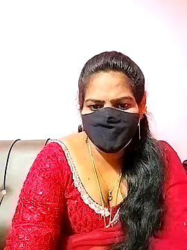 Snapshot of melina214 chatting on February 10, 2025, 4:47 pm melina214 online show from February 10, 2025, 4:47 pm