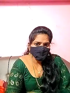 Snapshot of melina214 chatting on October 7, 2025, 4:41 pm melina214 online show from October 7, 2025, 4:41 pm