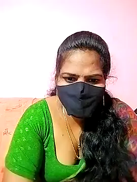 Snapshot of melina214 chatting on February 4, 2025, 5:01 pm melina214 online show from February 4, 2025, 5:01 pm